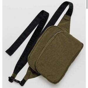BAGGU Fannypack in Seaweed